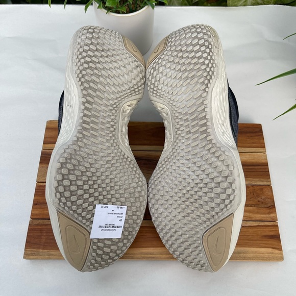 NIKE Zoomx Invincible Run Flyknit navy size 9 men - Picture 10 of 12